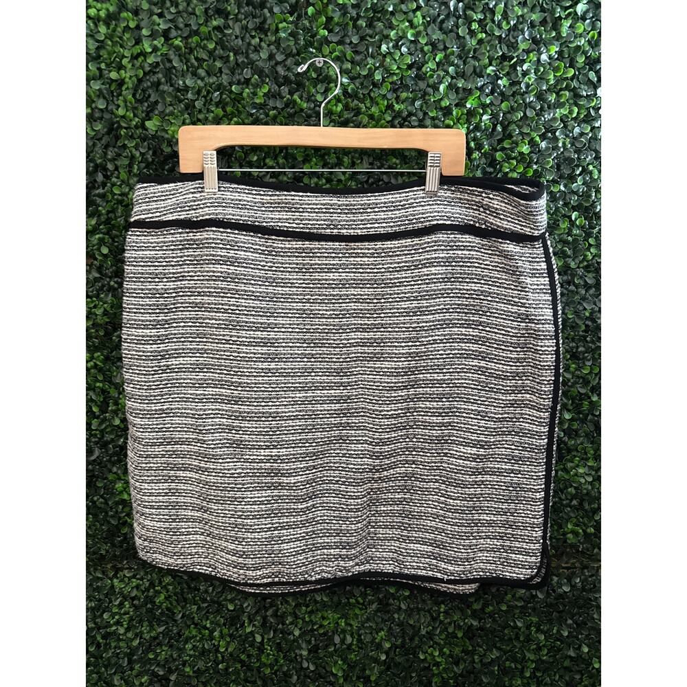 NWT Lord and Taylor, Tweed Skirt, Black and White, Women’s Size 18W